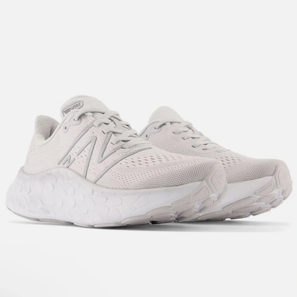 New Balance Women's Fresh Foam Shoes 8.5 Wide - Picture 4 of 15